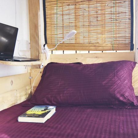 Yoyo Airport Hostel Негомбо Екстер'єр фото